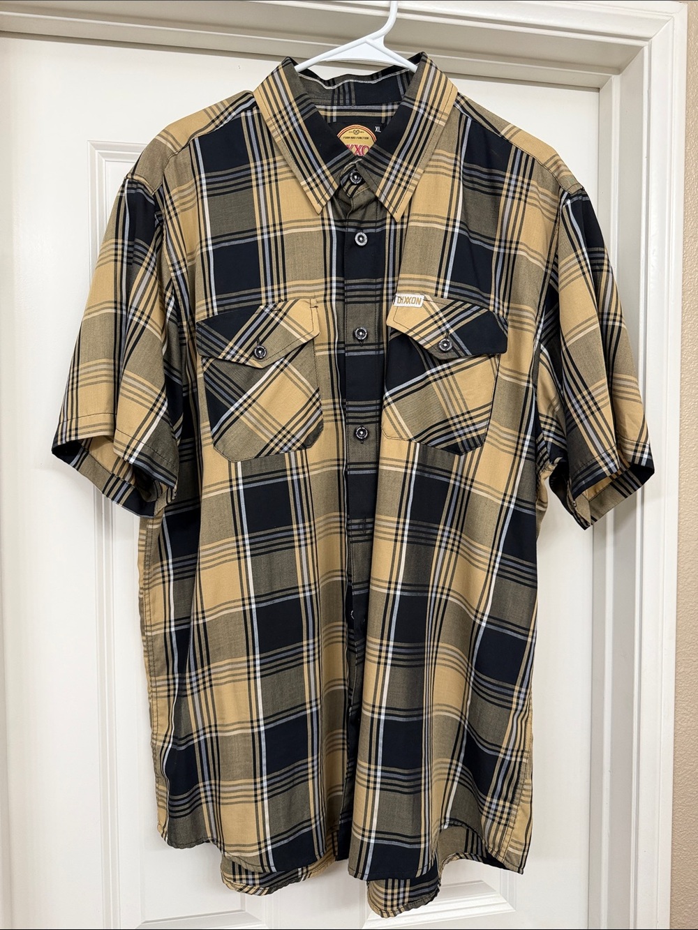 DIXXON Short-Sleeve Plaid Button-Down Shirt - Black & Tan